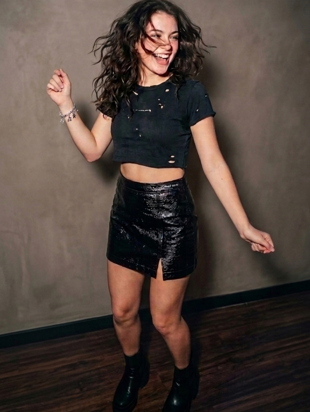 NWOT Aritzia Wilfred Free Crinkle Faux Leather Mini Skirt Size 00